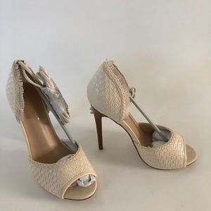 Shoedazzle NWT Heels, sexy and chic